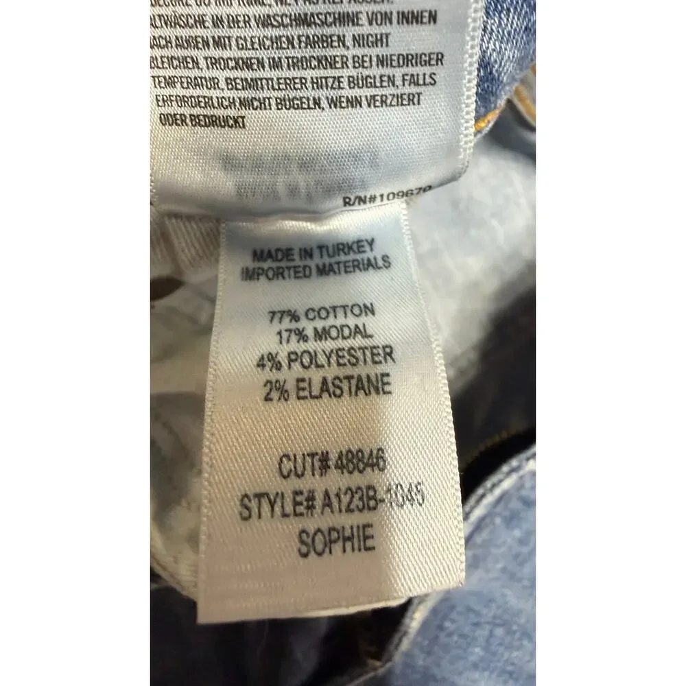 AGOLDE Sophie mid-rise skinny ankle jeans in a distressed light wash size 28